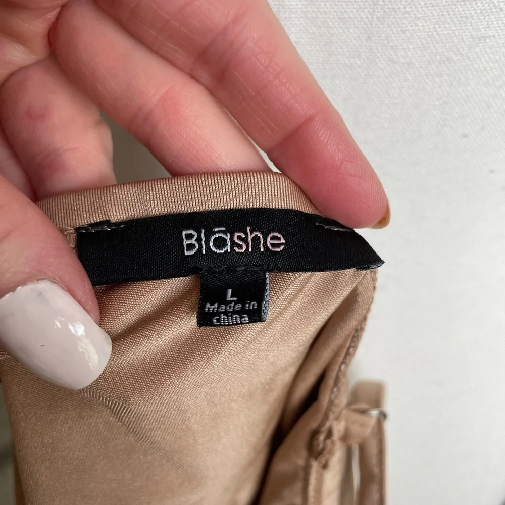 Blāshe corset style